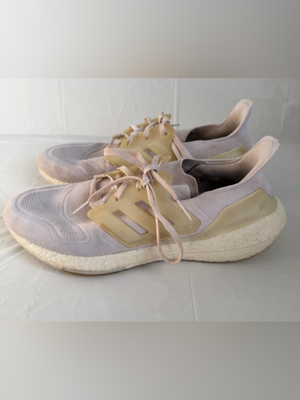 Adidas Ultra Boost 22 Men’s size 13 cream/neutral